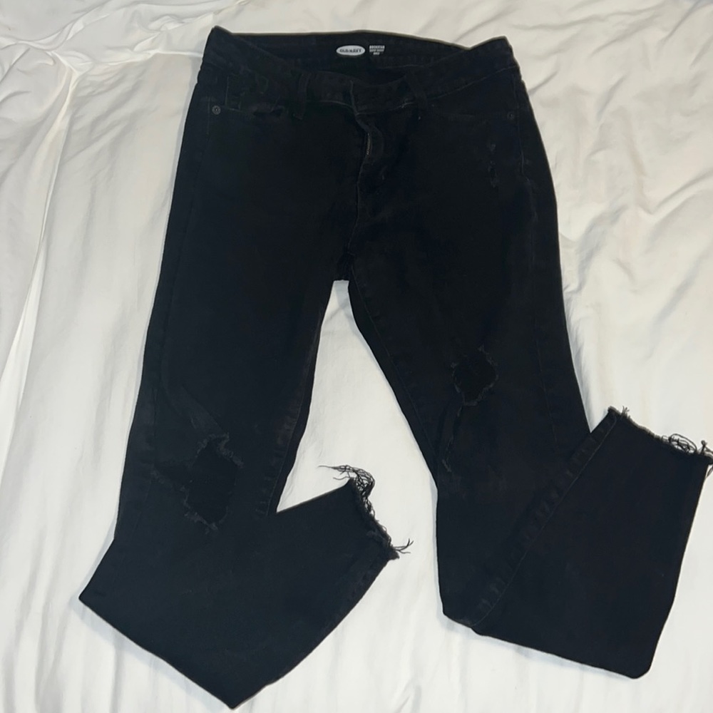 Black ripped skinny jeans